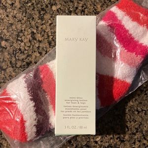 Mary Kay mint bliss energizing lotion with socks